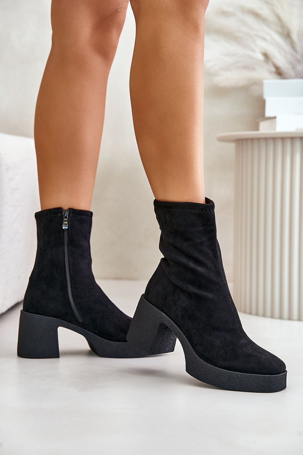 Heel boots model 201528